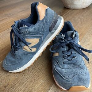 New Balance 574 - size 8.5